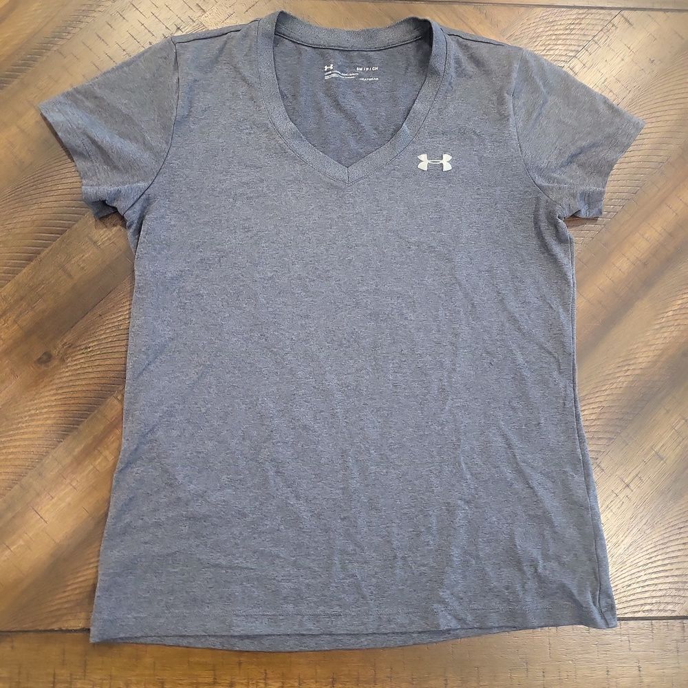 Under Armour Heat Gear Grey Tee Small